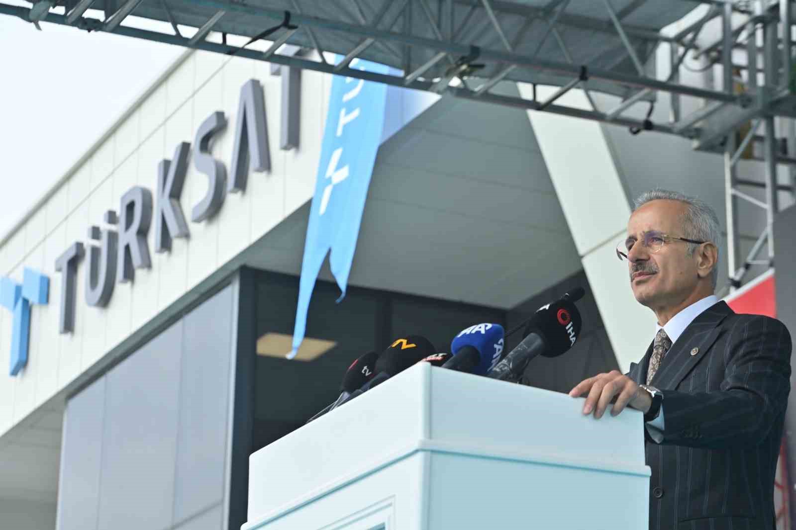 bakan uraloglu katar ile kurdugumuz stratejik ortaklik sayesinde turksat filomuza yeni nesil bir uydu HLA6F8nJ