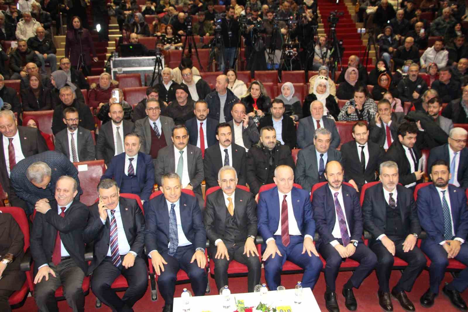 bakan uraloglu kurt kardeslerimizle aramiza hic kimse engel koyamaz hic kimse aramizi acamaz 2 CRnlvNcH