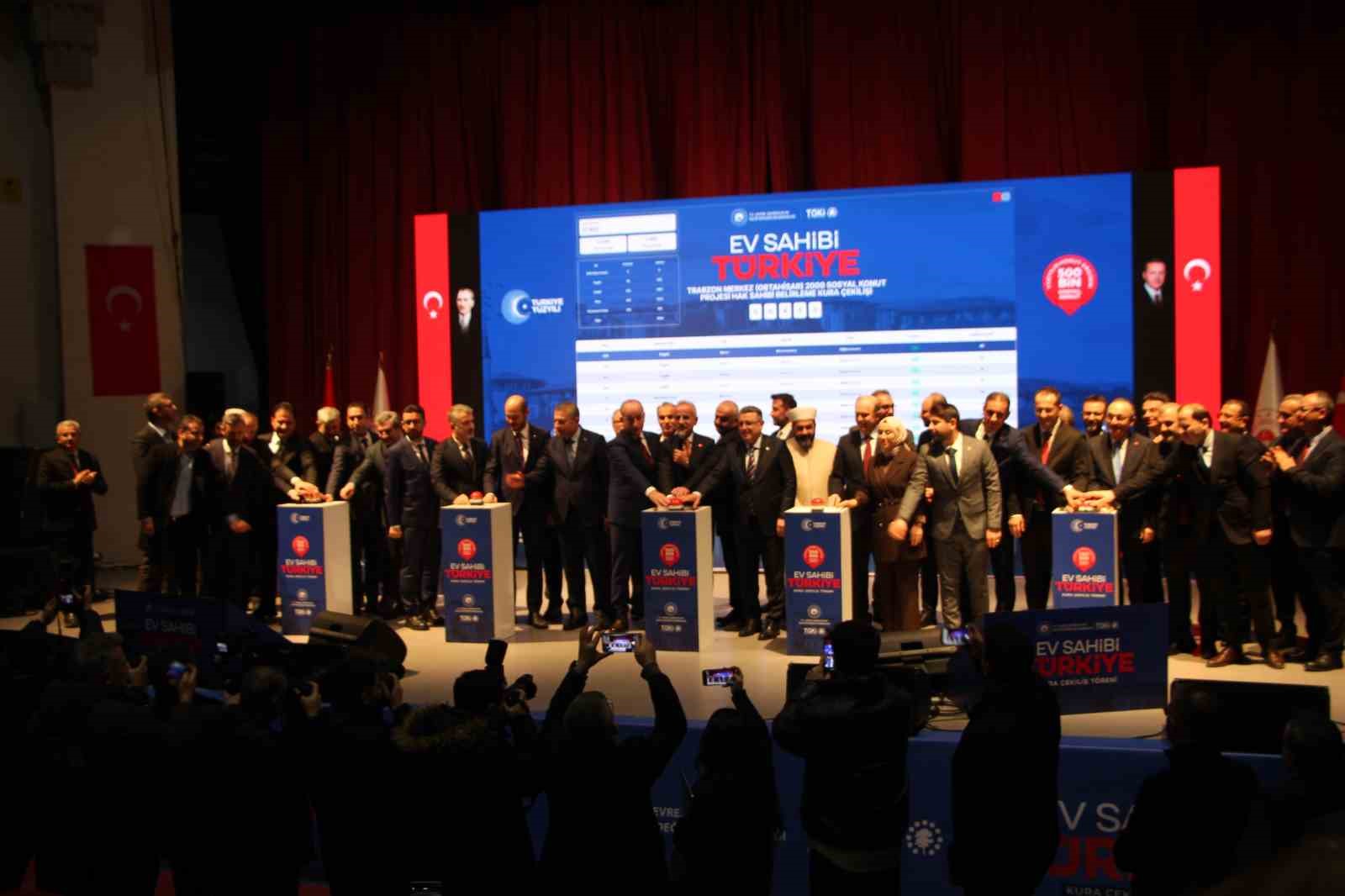 bakan uraloglu kurt kardeslerimizle aramiza hic kimse engel koyamaz hic kimse aramizi acamaz 4