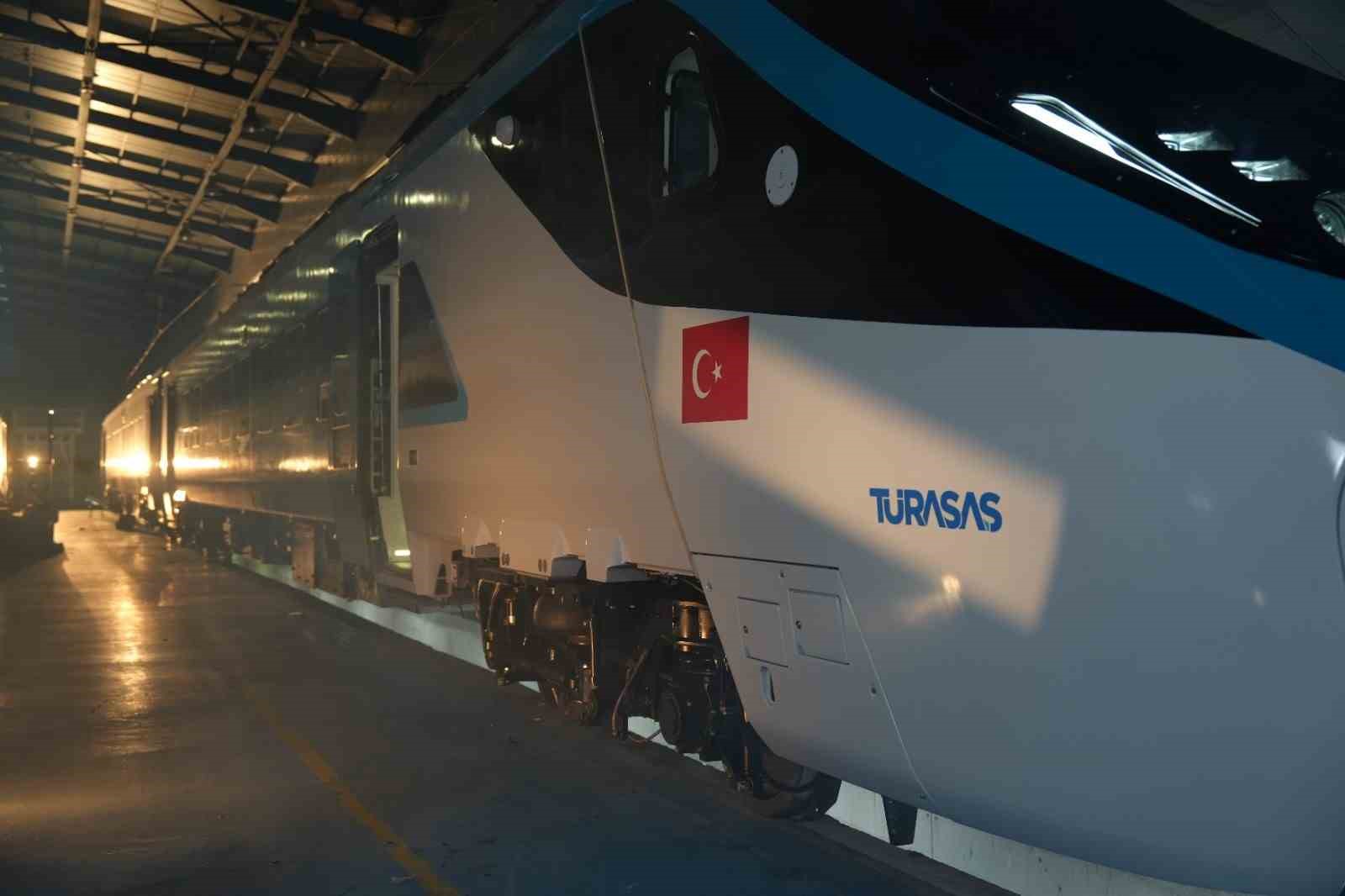 bakan uraloglu milli elektrikli hizli trenimizi 2026 yili icerisinde raylara indirerek test surecini baslatacagiz