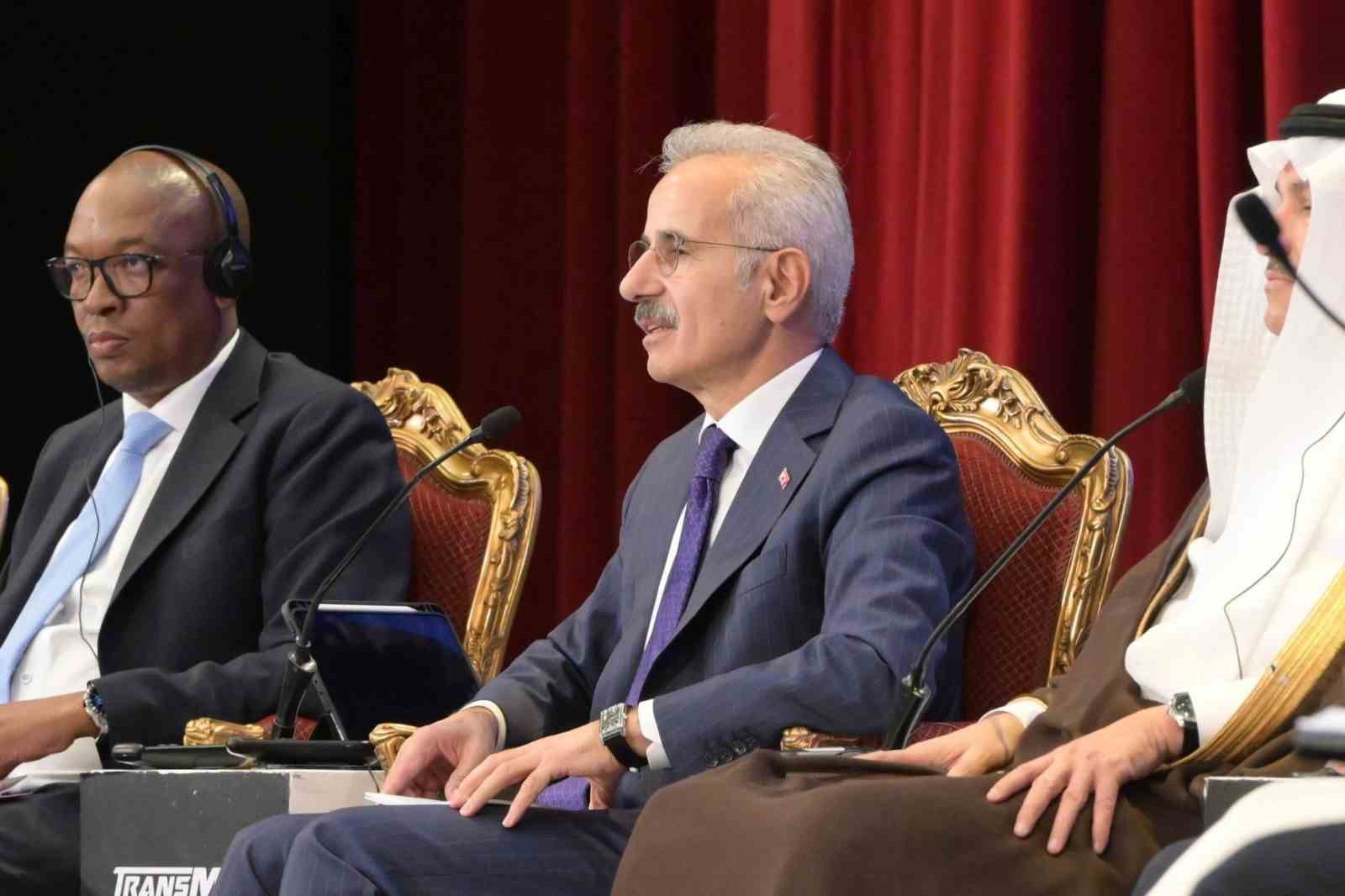 Bakan Uraloğlu: "Mısır ile Ro-Ro taşımacılığının yeniden başlatılması noktasında bir gayretimiz var" 6 bakan uraloglu misir ile ro ro tasimaciliginin yeniden baslatilmasi noktasinda bir gayretimiz var 2
