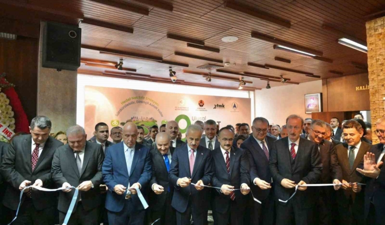 bakan-uraloglu-otoyol-artis-hizinda-avrupada-1inci-siradayiz-eqjmsrNG.jpg