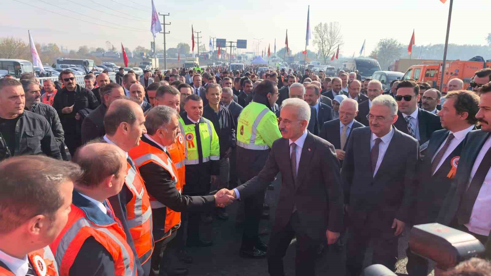 Bakan Uraloğlu: "Öümüzdeki yıl Bursa’mıza yüksek hızlı trenle seyahat edeceğiz" 15 bakan uraloglu oumuzdeki yil bursamiza yuksek hizli trenle seyahat edecegiz 11 yt5aSYyr