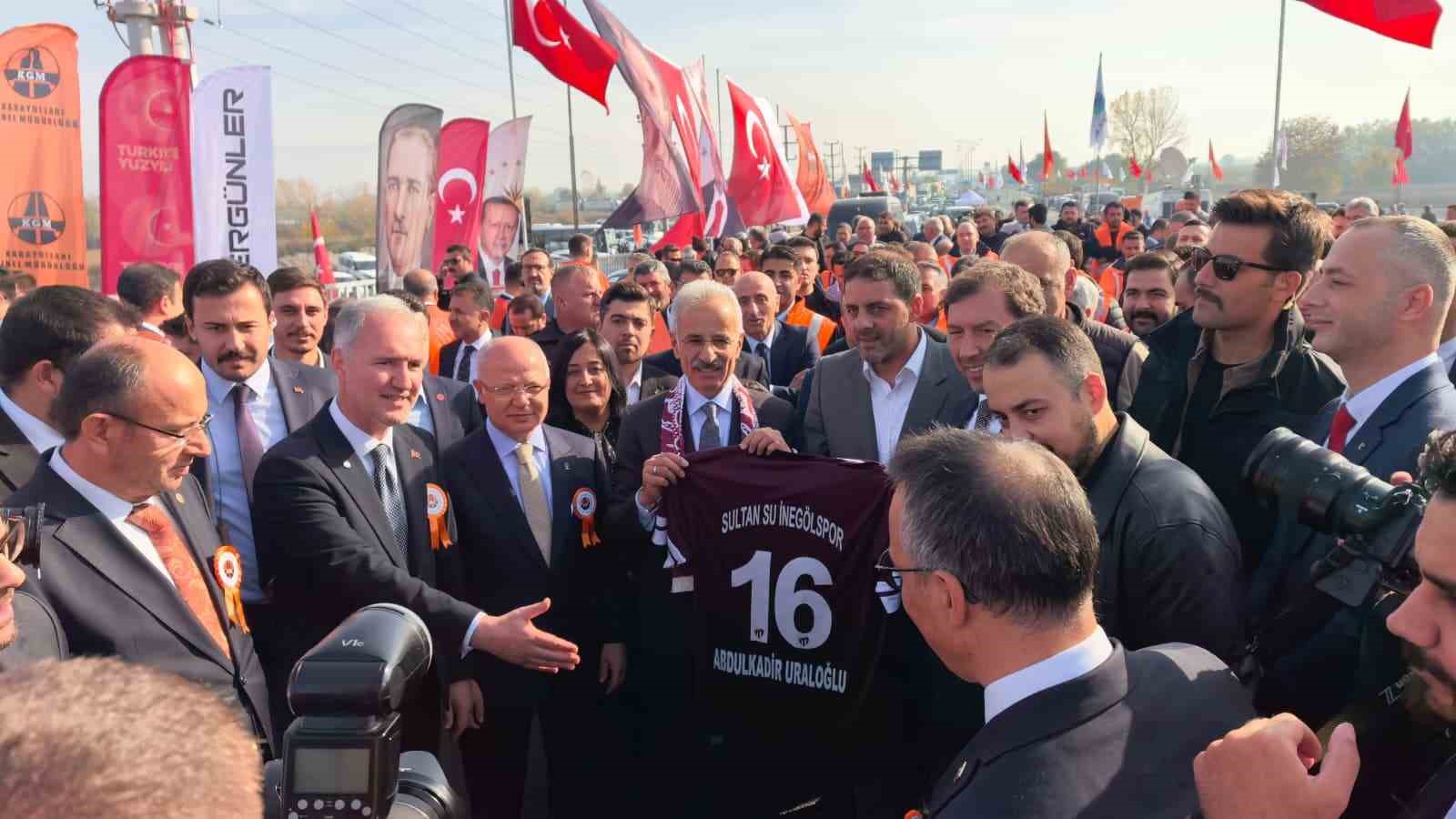 Bakan Uraloğlu: "Öümüzdeki yıl Bursa’mıza yüksek hızlı trenle seyahat edeceğiz" 6 bakan uraloglu oumuzdeki yil bursamiza yuksek hizli trenle seyahat edecegiz 2