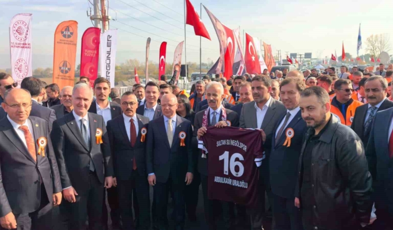 bakan-uraloglu-oumuzdeki-yil-bursamiza-yuksek-hizli-trenle-seyahat-edecegiz-pXiXeG2p.jpg