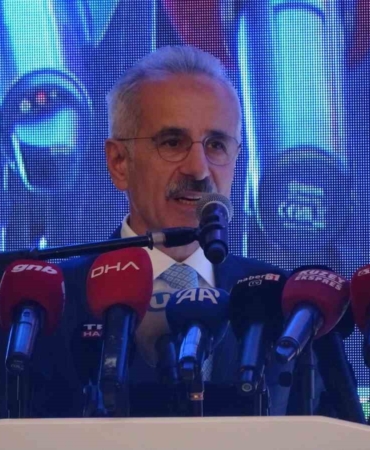 bakan-uraloglu-sehirlerimizin-ulasim-planlarinin-hazirlanmasina-cok-onem-veriyoruz-OUq9qXZH.jpg