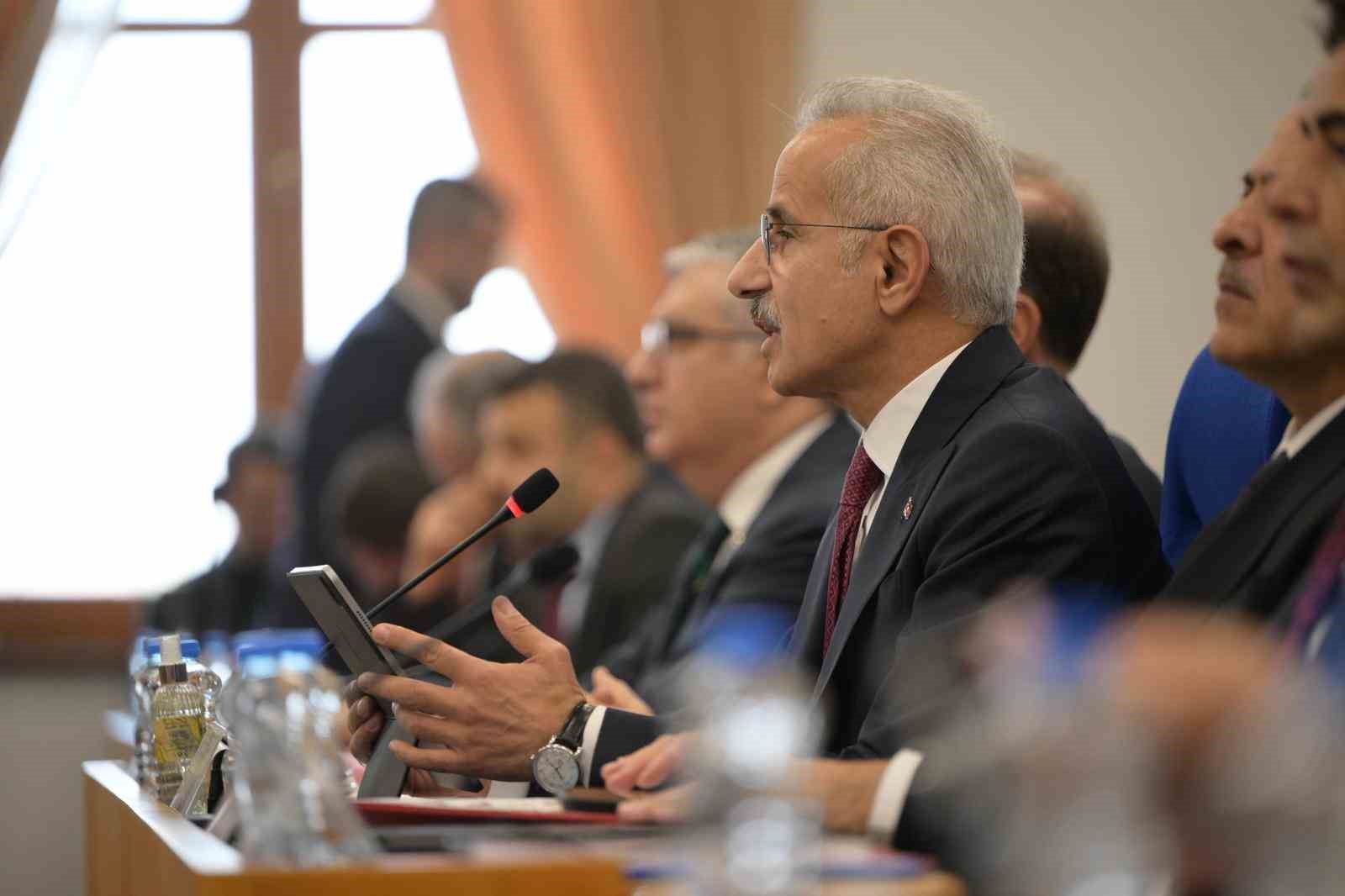 Bakan Uraloğlu: "Toplam yatırım tutarı 189 milyar lira olan 44 projeyi tamamladık" 6 bakan uraloglu toplam yatirim tutari 189 milyar lira olan 44 projeyi tamamladik 2 bf6yYVXe