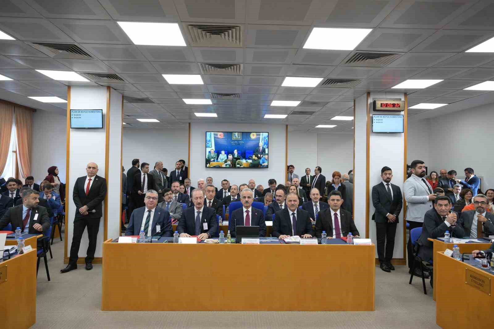 Bakan Uraloğlu: "Toplam yatırım tutarı 189 milyar lira olan 44 projeyi tamamladık" 9 bakan uraloglu toplam yatirim tutari 189 milyar lira olan 44 projeyi tamamladik 5 IMq2R6zJ