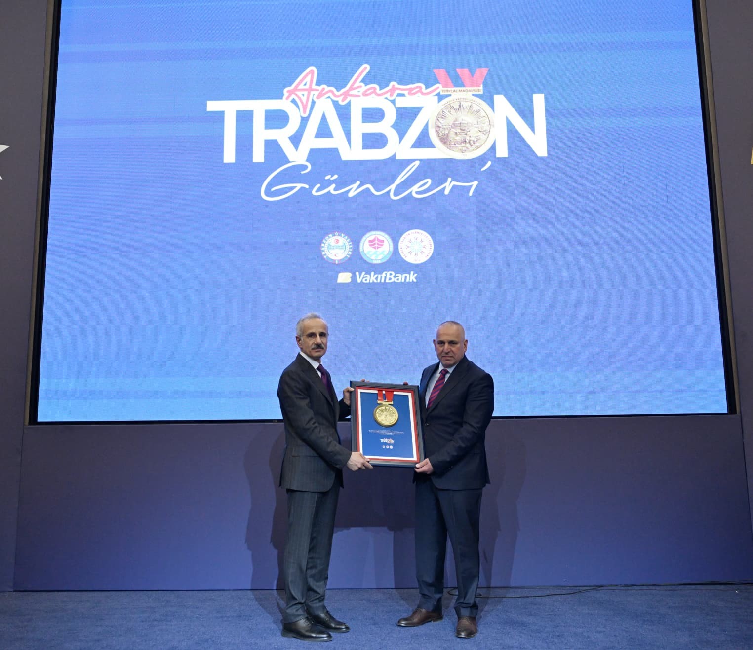 bakan uraloglu trabzon ile samsun arasini 2 saate dusurecegiz 3 LzvUwcbu