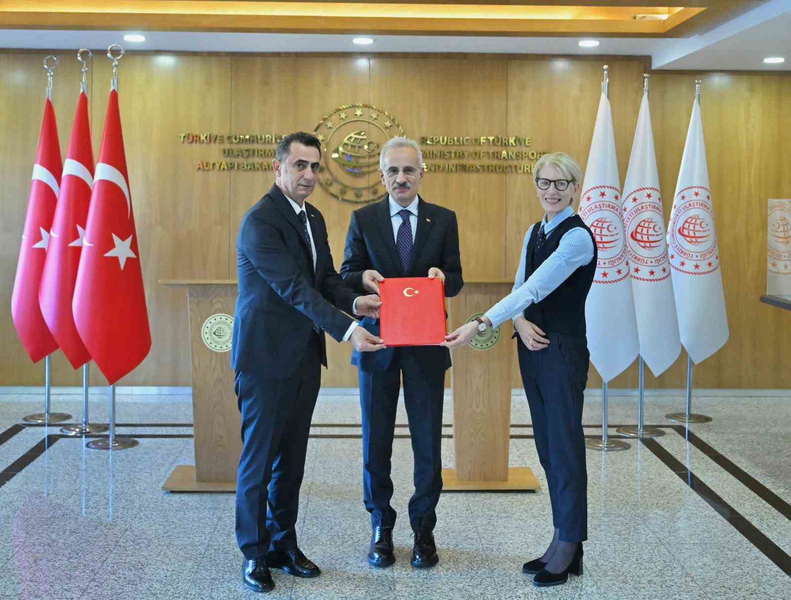 bakan uraloglu turkiye tarafinda prototip uretim merkezi olarak turasas projede merkez rol ustlenecek 3 Ge9uMqTw