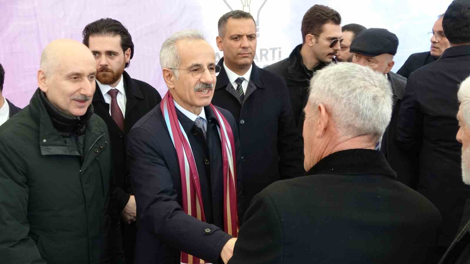 Bakan Uraloğlu: "Türkiye, tüm bu karmaşanın içerisinde bir güven adası olarak konumunu güçlü bir şekilde yürütüyor" 5 bakan uraloglu turkiye tum bu karmasanin icerisinde bir guven adasi olarak konumunu guclu bir E6pAYAf2