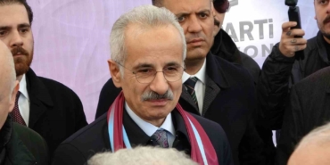 bakan-uraloglu-turkiye-tum-bu-karmasanin-icerisinde-bir-guven-adasi-olarak-konumunu-guclu-bir-e1t9uSQs.jpg