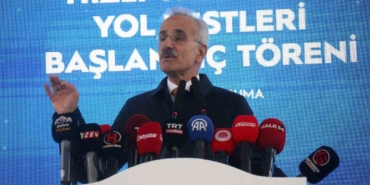bakan-uraloglu-turkiyenin-225-kilometre-hiza-sahip-milli-elektrikli-hizli-trenimizin-yol-testlerini-bugun-qWgwqqXR.jpg