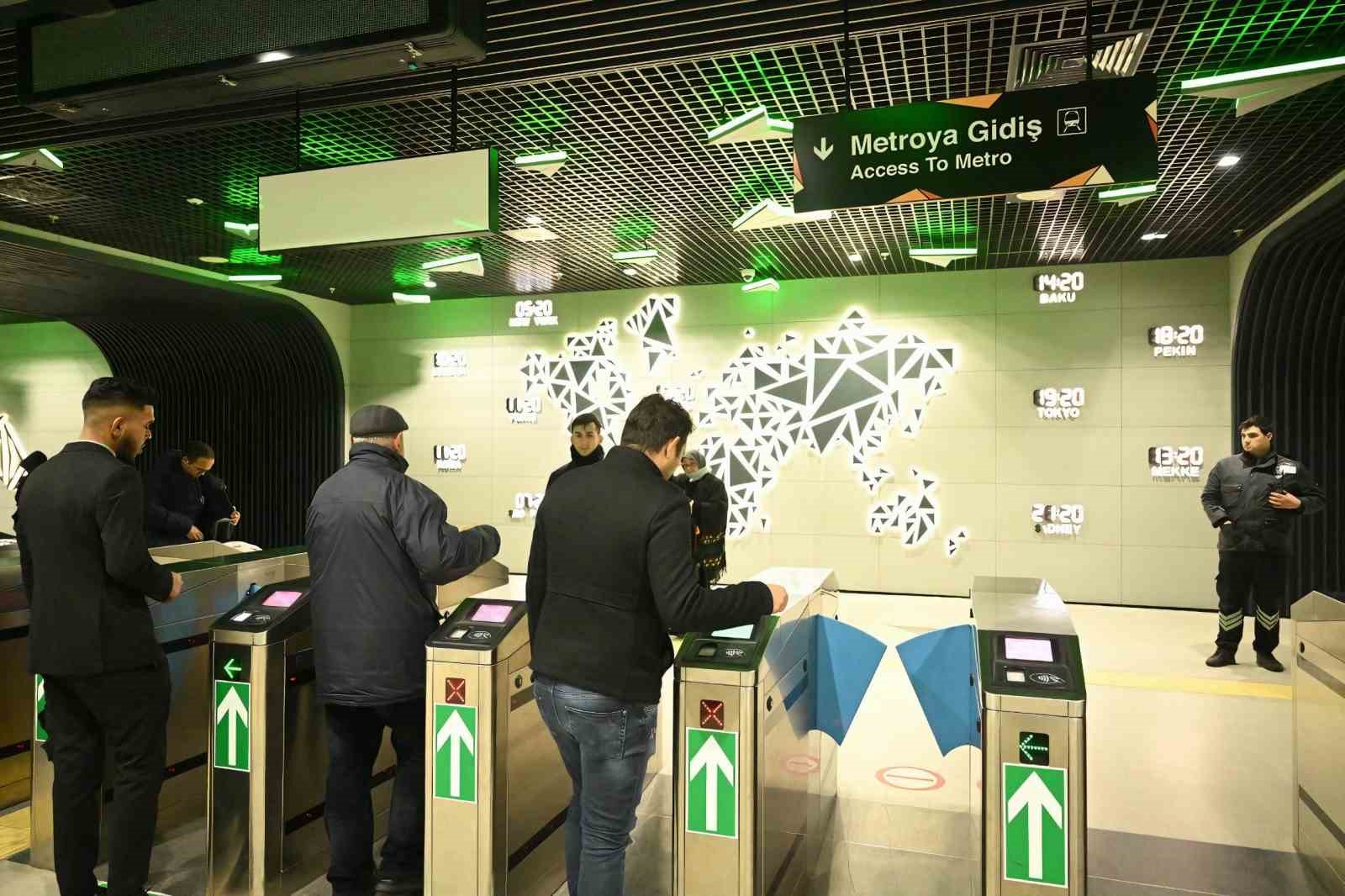 bakan uraloglu turkiyenin en hizli metrosu istanbul trafigine nefes aldiriyor 4 dIDpUSja