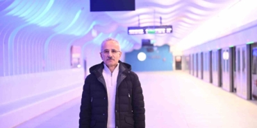 bakan-uraloglu-turkiyenin-en-hizli-metrosu-istanbul-trafigine-nefes-aldiriyor-vArcUV9x.jpg