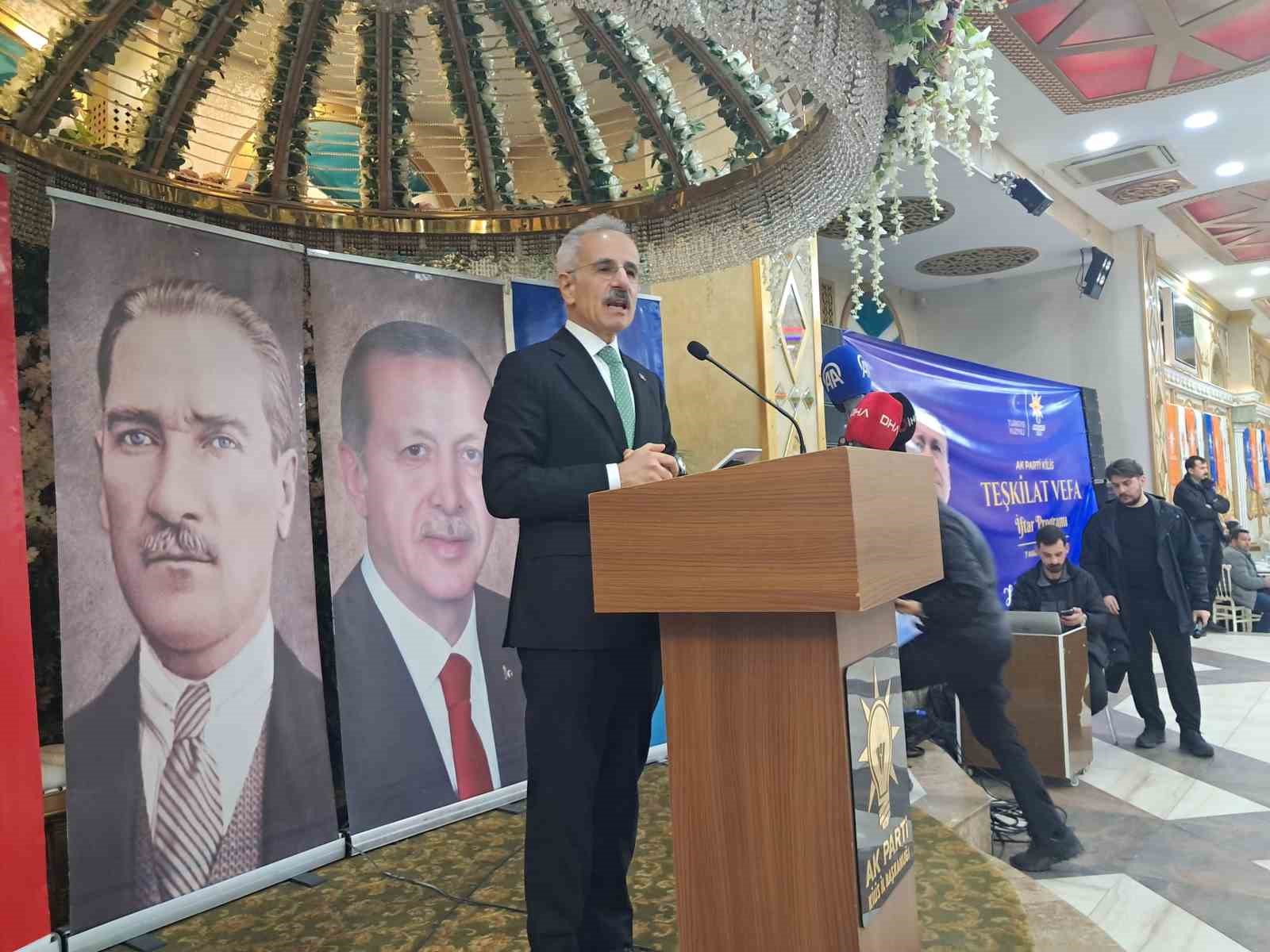 Bakan Uraloğlu: "Türkiye’nin ulaşım ve iletişim altyapısına yaklaşık 355 milyar dolar yatırım gerçekleştirdik" 6 bakan uraloglu turkiyenin ulasim ve iletisim altyapisina yaklasik 355 milyar dolar yatirim gerceklestirdik 2