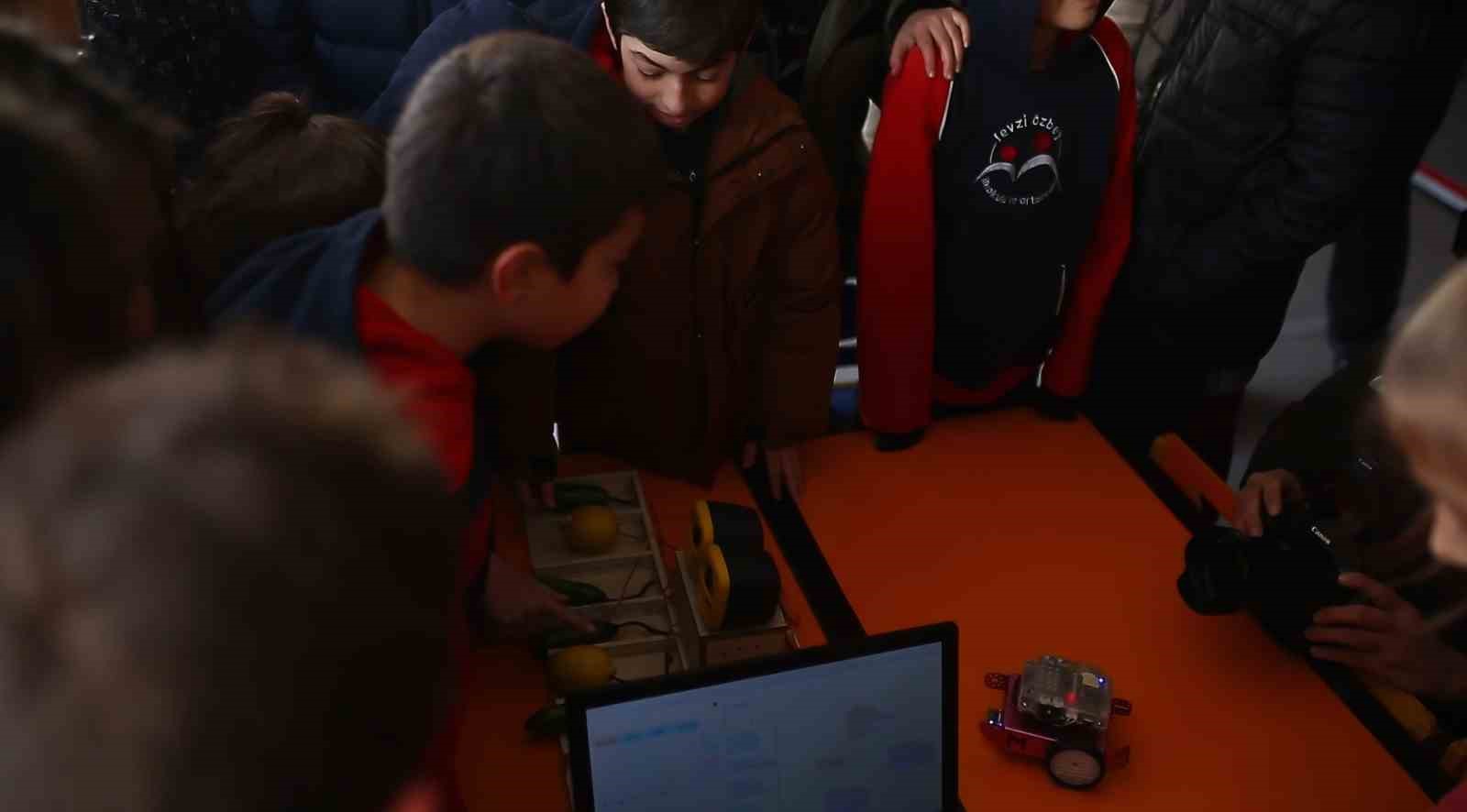 Bakan Uraloğu: "Güvenli internet hizmeti abone sayısı 55 milyon kişiyi aştı" 8 bakan uralogu guvenli internet hizmeti abone sayisi 55 milyon kisiyi asti 4 XgQM9VBF