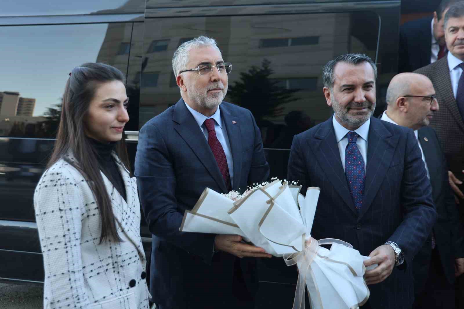 bakan vedat isikhan elazigda 2 FnURnXYA