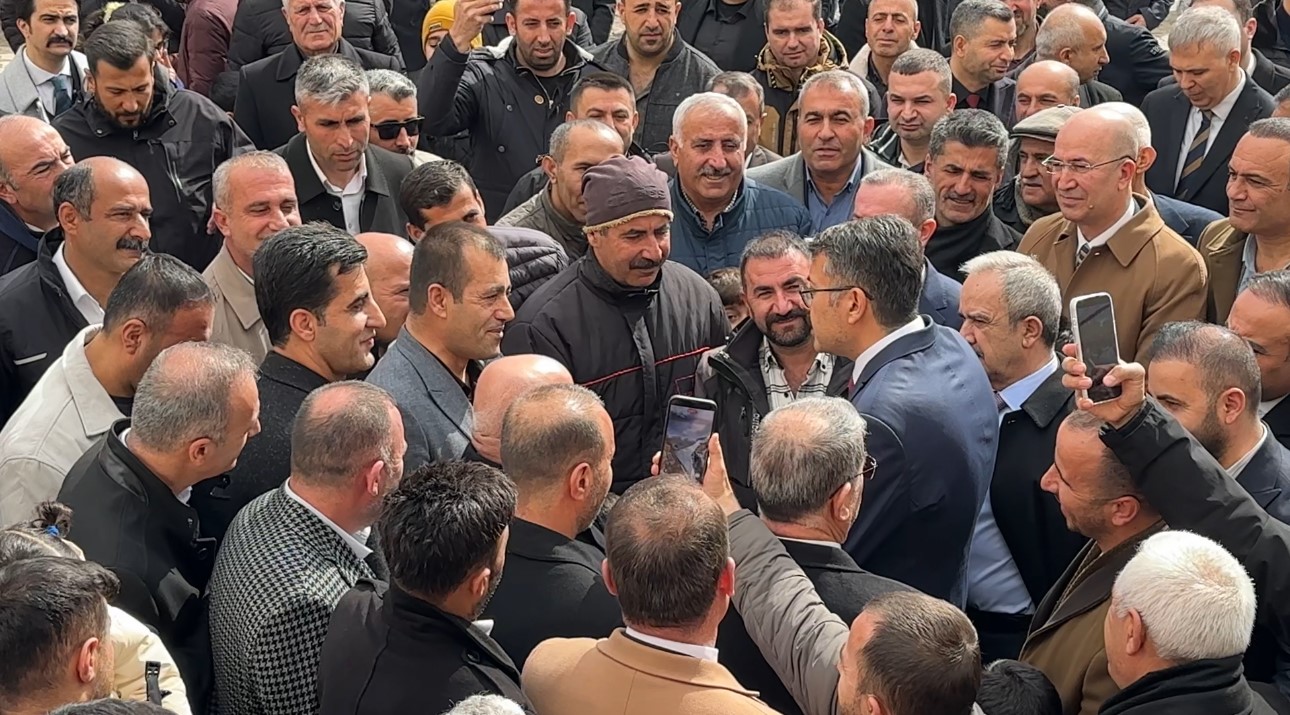 bakan yardimciligina atanan vali ali celikten veda ziyareti 0 YjKDjiye