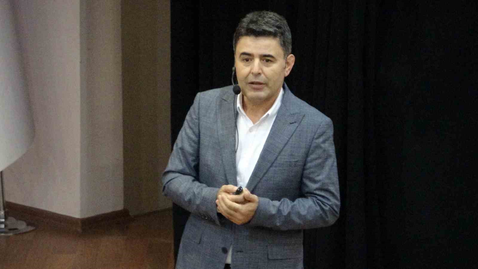 bakan yardimcisi boyraz ufest canakkalede genclerle bulustu 2 hPeJBhCb