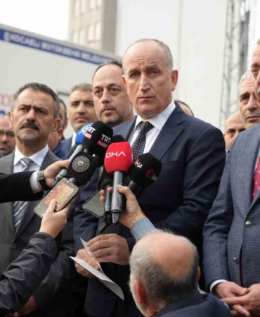 bakan-yardimcisi-bulut-bu-binanin-zarar-gormesinde-zemin-onemli-bir-etken-olmus-cDCsNcqz.jpg