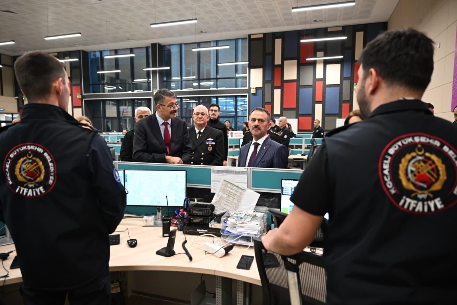 bakan yardimcisi celikten bayramda gorev basindaki personele ziyaret 0 KC6gmfYG