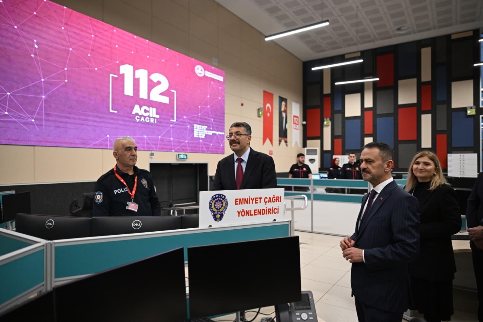 bakan yardimcisi celikten bayramda gorev basindaki personele ziyaret 1 gym4NgcE