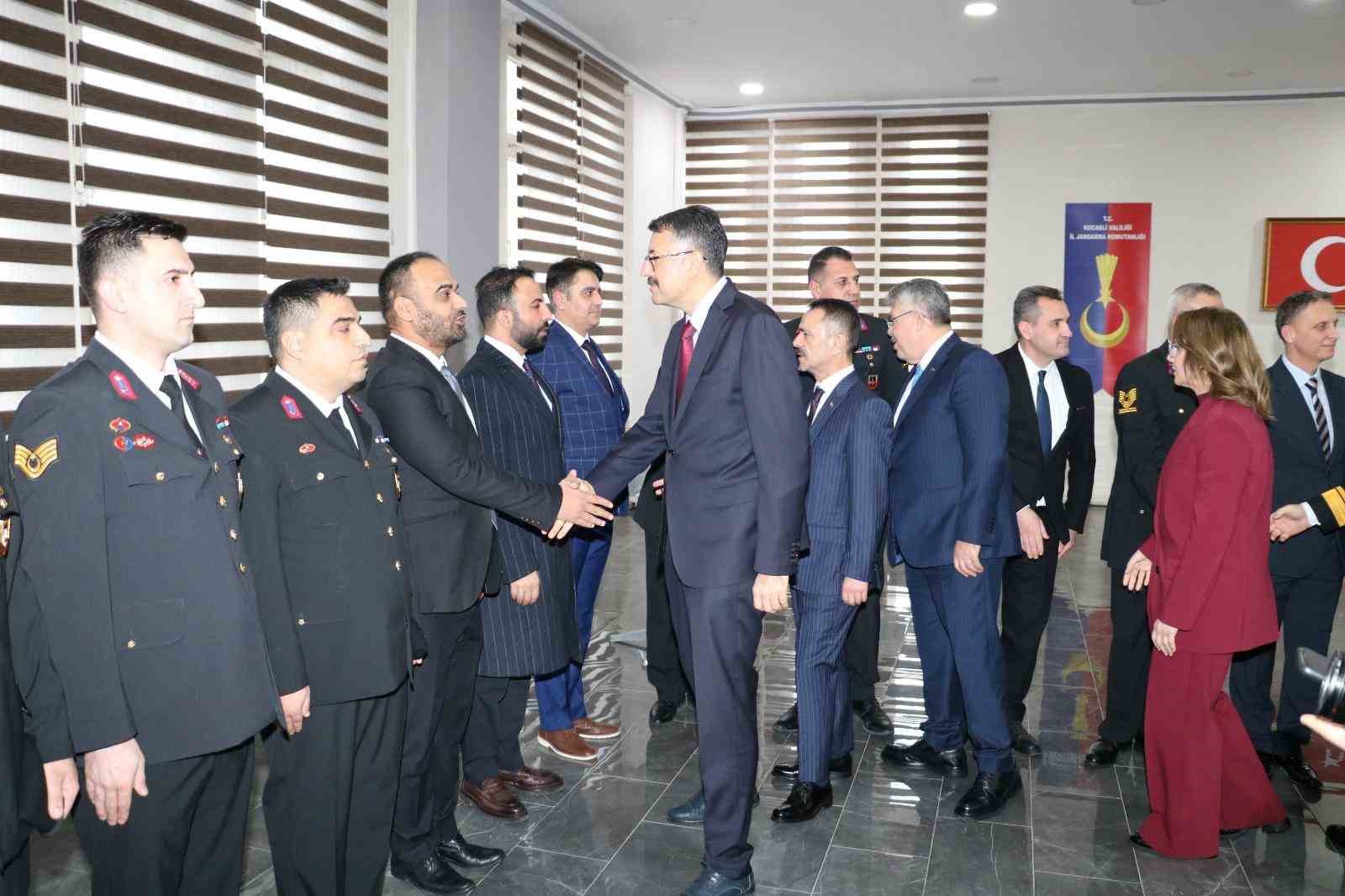 bakan yardimcisi celikten bayramda gorev basindaki personele ziyaret 2 BTvLX1tJ