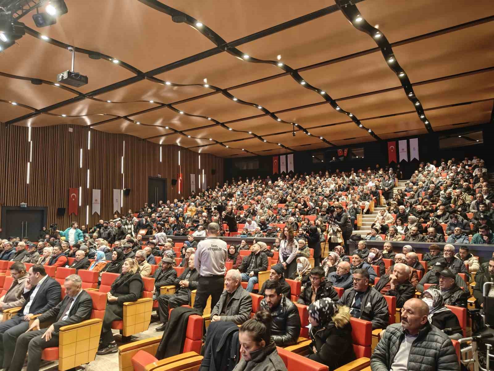 Bakan Yardımcısı Demiralp: "Ev Sahibi Türkiye sloganıyla Kayseri’de 7 bin 562 konutumuzun kura çekimini gerçekleştiriyoruz" 7 bakan yardimcisi demiralp ev sahibi turkiye sloganiyla kayseride 7 bin 562 konutumuzun kura cekimini bV7VGrQF