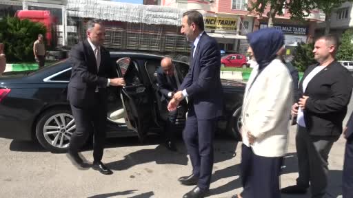 bakan-yardimcisi-eminoglu-kiliste-genclerle-bulustu-XVF7zZ5a.jpg