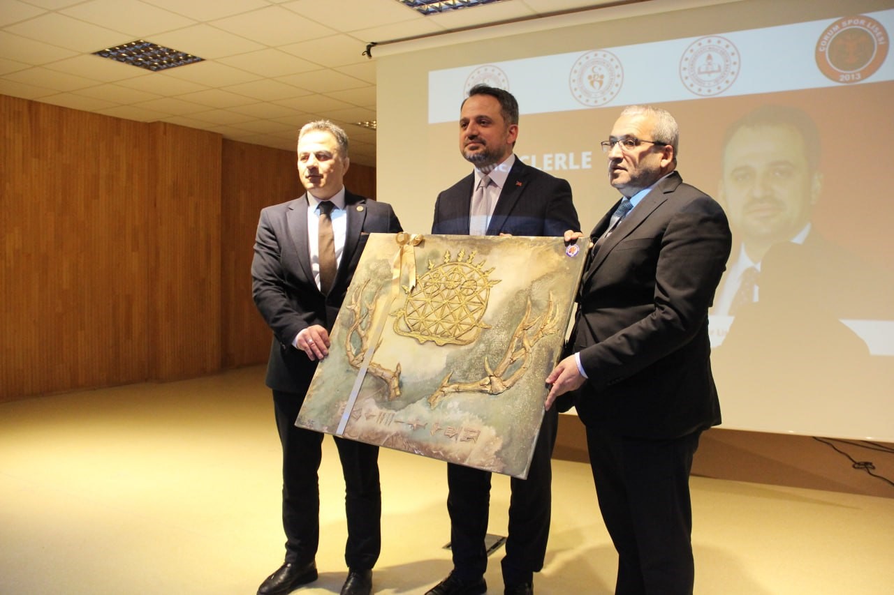 bakan yardimcisi enes eminoglu ulkemizde ozellikle son 20 yilda sessiz bir devrim yasandi 1 XAYRRt9Y