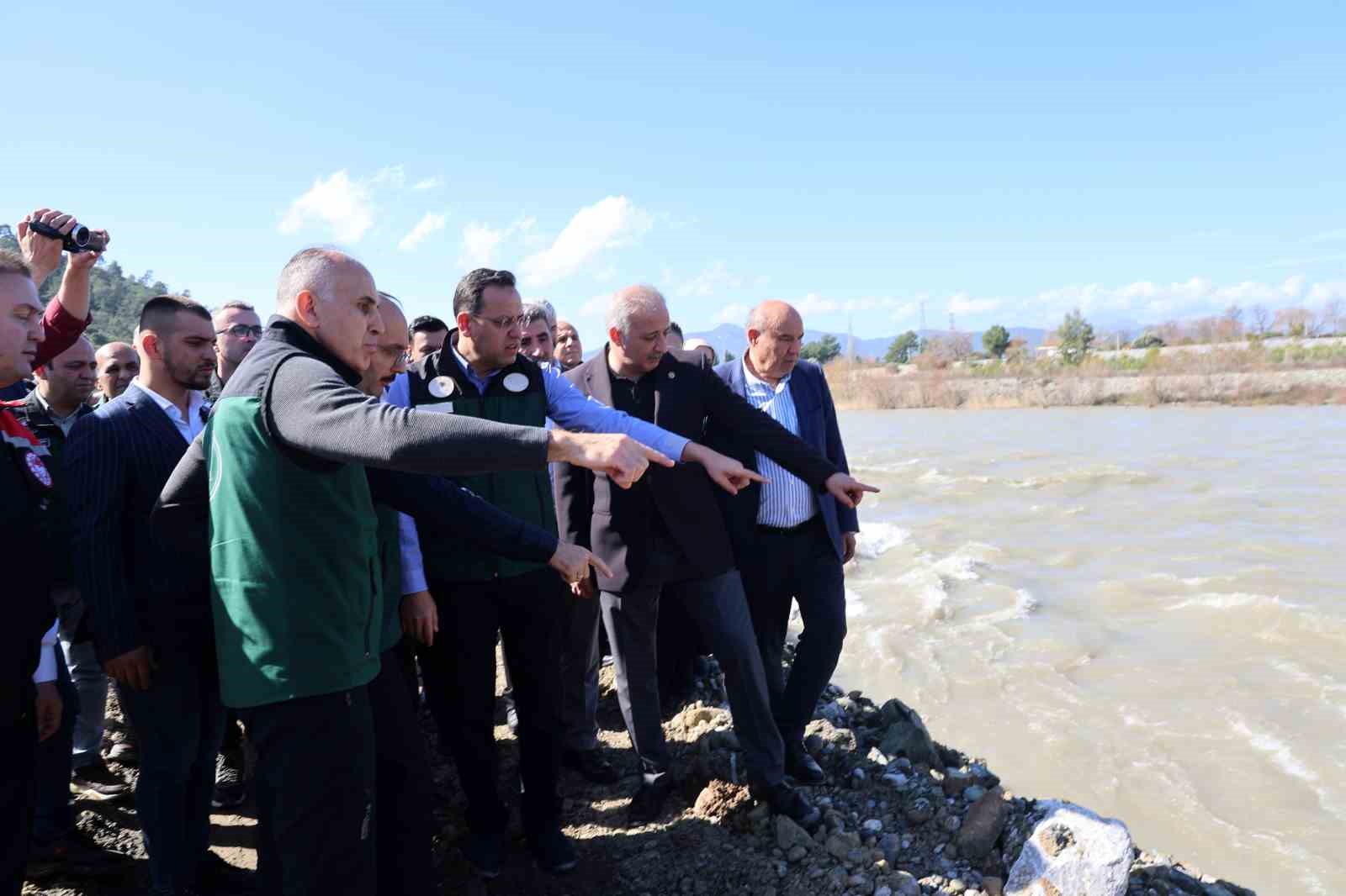 bakan yardimcisi gizligider gecen yila oranla yagislar yuzde 66 artti 0 StjzIGw6
