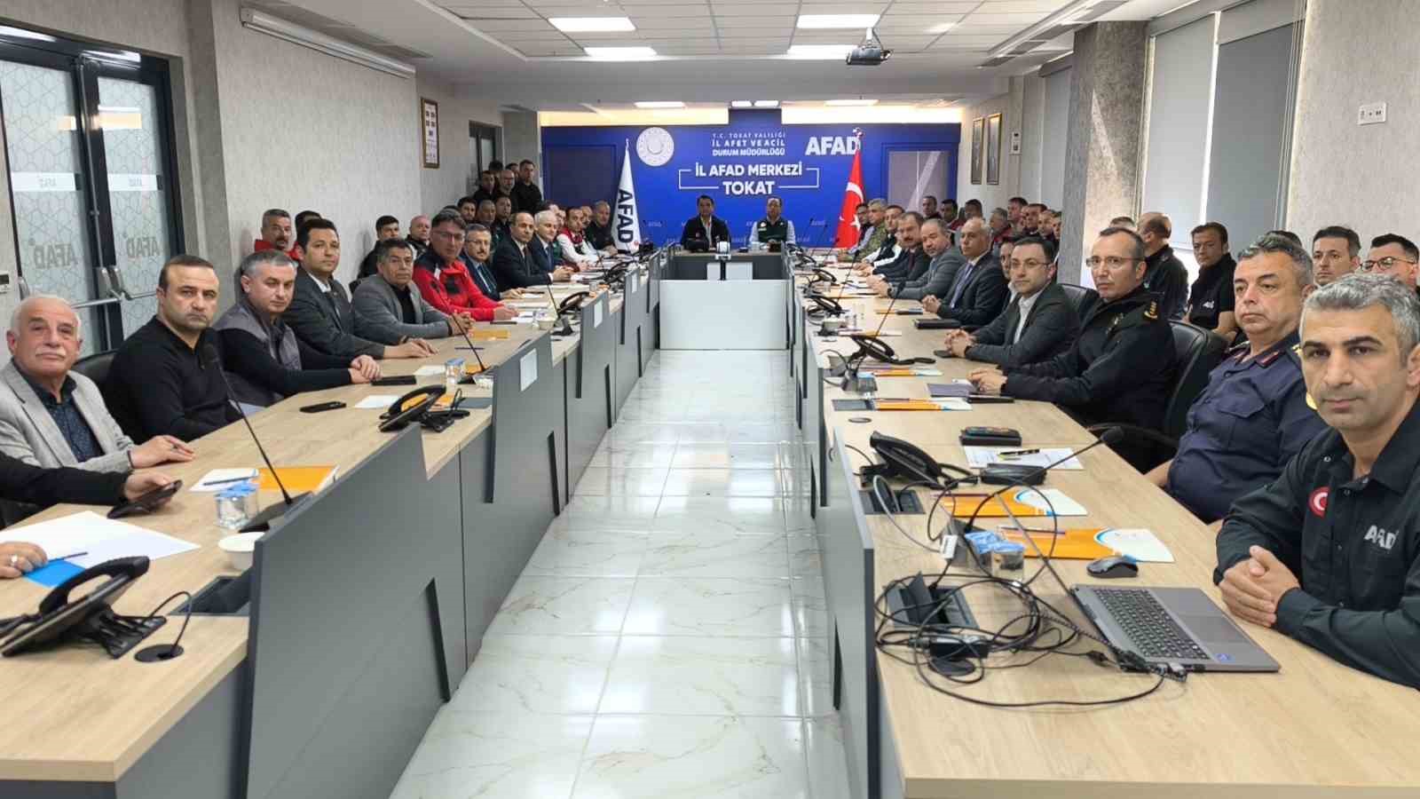 Bakan Yardımcısı Gizligider: "Reşadiye’de debi saniyede 354, Niksar’da ise 479 metreküpe ulaştı" 8 bakan yardimcisi gizligider resadiyede debi saniyede 354 niksarda ise 479 metrekupe ulasti 4 BabmOF7K