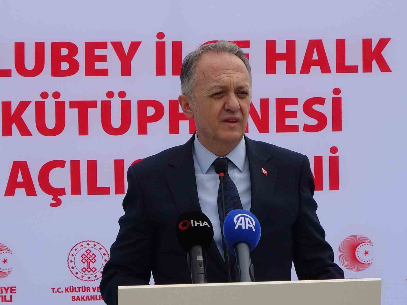 bakan yardimcisi yazgi 1300u askin halk kutuphanesini 39 milyon kullaniciyla bulusturuyoruz 2 furP2KR9