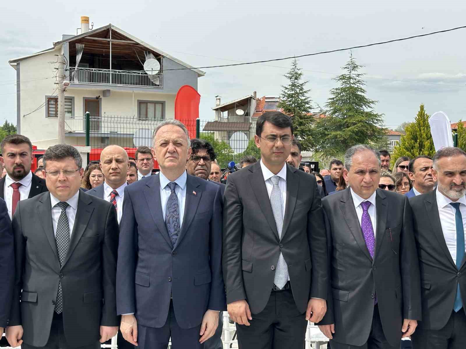 bakan yardimcisi yazgi 1300u askin halk kutuphanesini 39 milyon kullaniciyla bulusturuyoruz 6 CJFKLsst