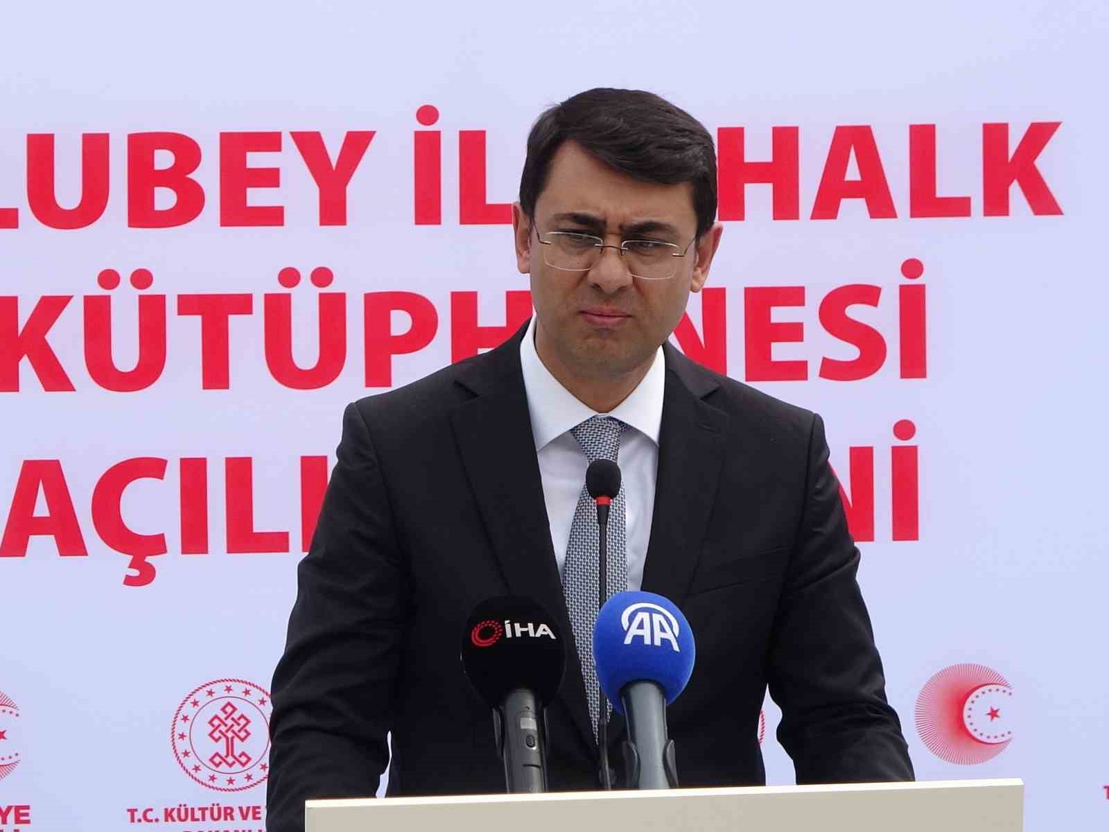 bakan yardimcisi yazgi 1300u askin halk kutuphanesini 39 milyon kullaniciyla bulusturuyoruz 9 HnamLyvr