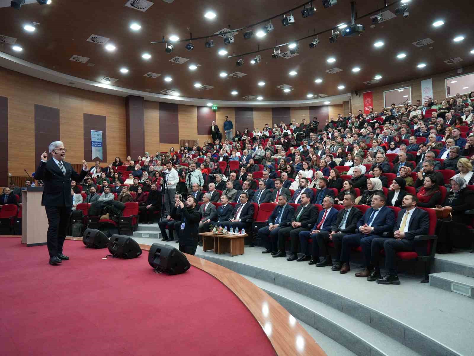Bakan Yardımcısı Yelkenci: "Türkçeyi derinlemesine anlayan, konuşan, yazan nesiller önemli" 6 bakan yardimcisi yelkenci turkceyi derinlemesine anlayan konusan yazan nesiller onemli 2 1vPb6npI