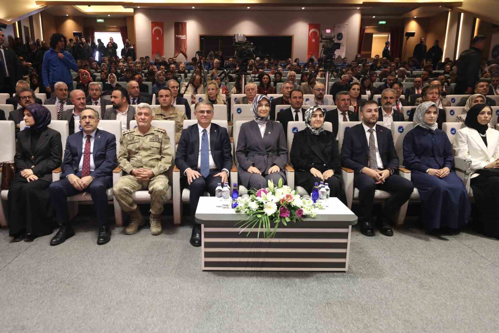 bakan yardimcisi yigitbasi cumhuriyet tarihindeki 10 kadin valinin 9u cumhurbaskanimizin doneminde atandi 1 W1cGfXAM