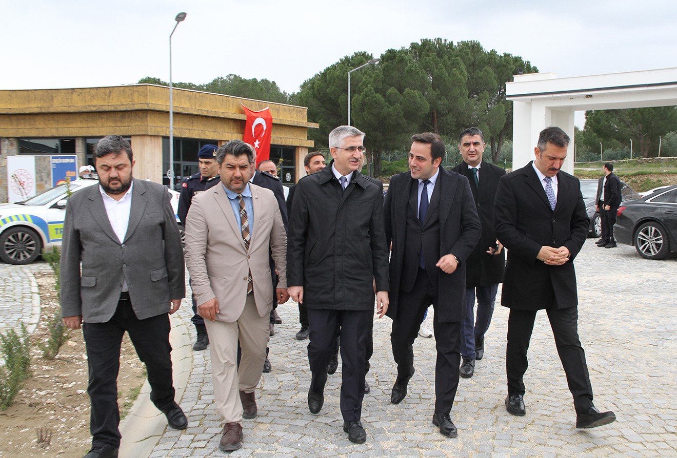 bakan yardimcisi yilmazdan kula ziyareti 1 RIYmWJcY