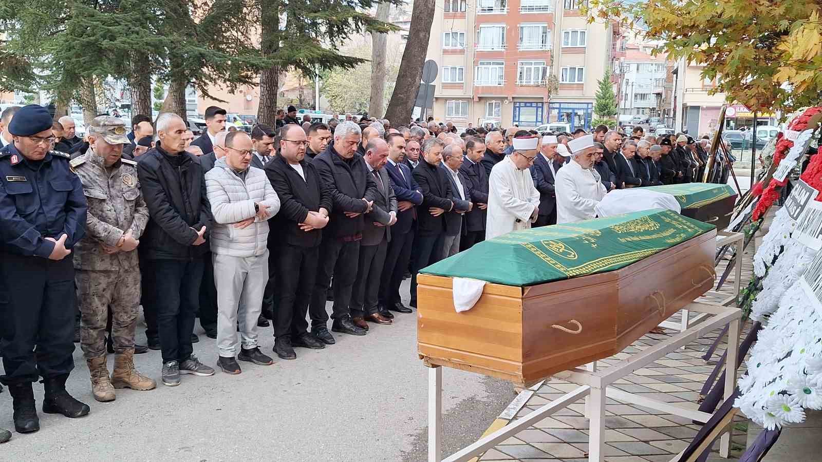 bakan yardimcisi zekeriya costunun aci gunu 3 8kgFVb3b