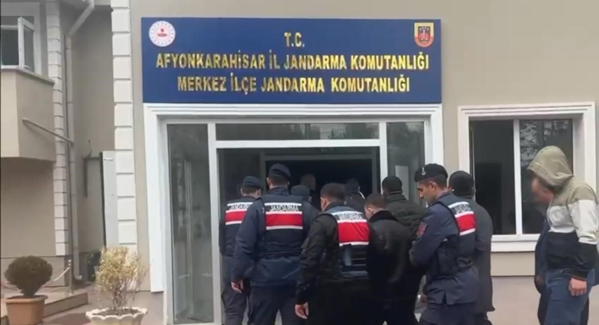 bakan yerlikaya 4 adet kacak silah imalathanesini desifre ettik 1 lsqOCnc8