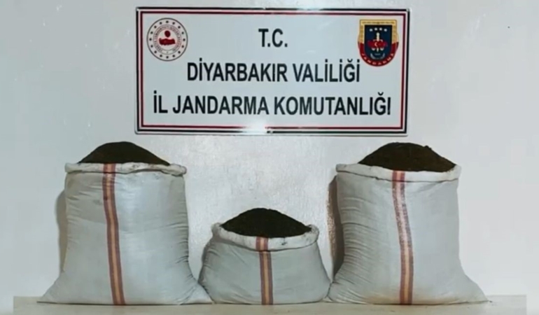 bakan-yerlikaya-555-kilogram-uyusturucu-maddesi-ele-gecirildigini-acikladi-C81eqB5l.jpg