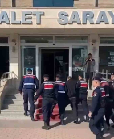 bakan-yerlikaya-7-ilde-7-ayri-organize-suc-orgutune-yonelik-operasyonlarimizda-67-supheliyi-yakaladik-s7U1Tv5d.jpg