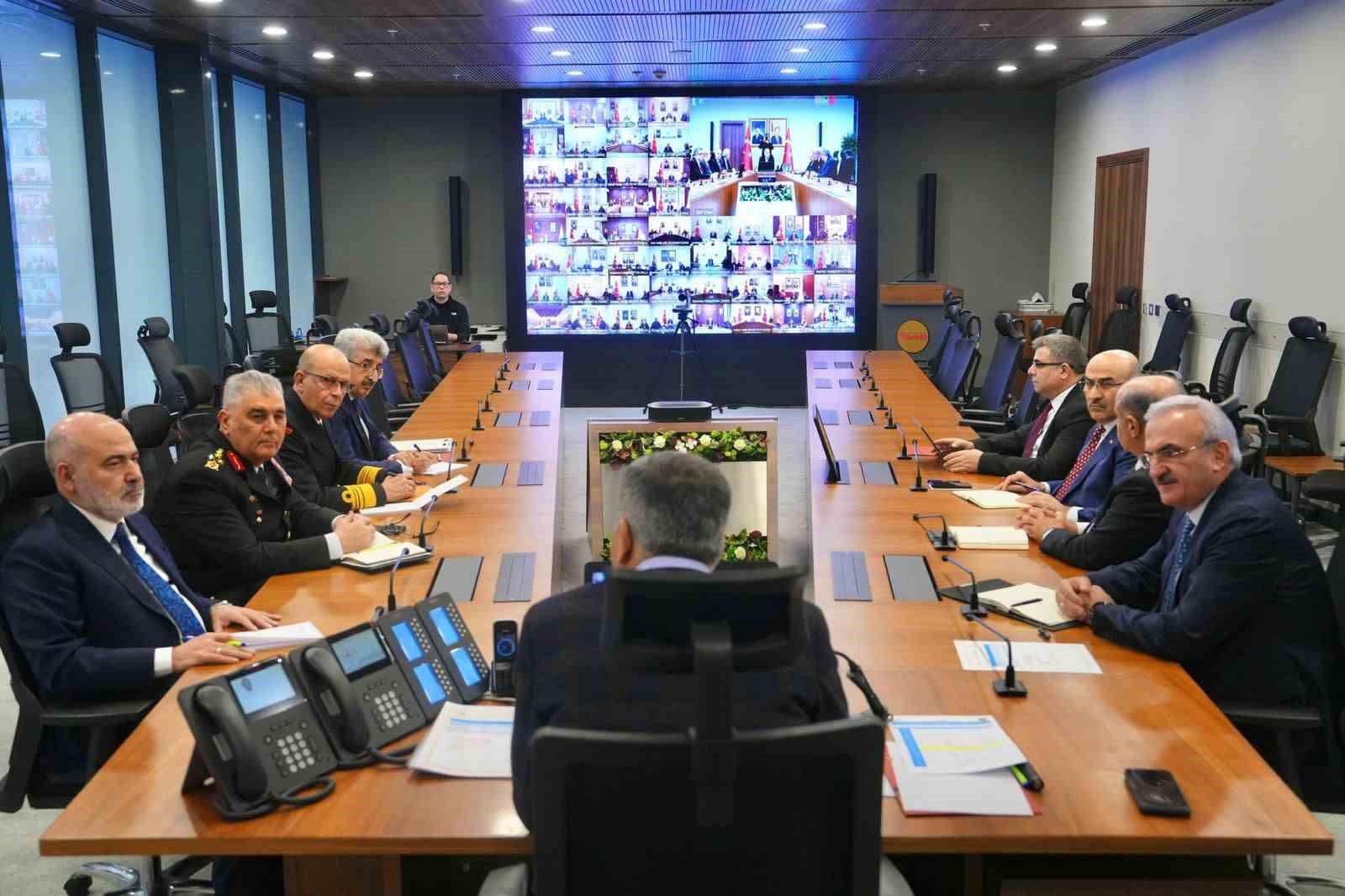 bakan yerlikaya 81 ilin valisi ile cevrim ici koordinasyon toplantisi gerceklestirdi 0 NtJHgdJY