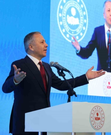 bakan-yerlikaya-artik-bu-topraklarda-silah-degil-soz-konusacak-nefret-degil-muhabbet-yukselecek-LsSZOmP8.jpg