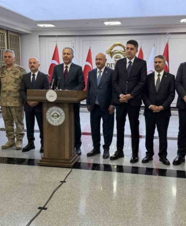 bakan-yerlikaya-asrin-felaketini-asrin-insasina-donusturduk-qWD54twU.jpg