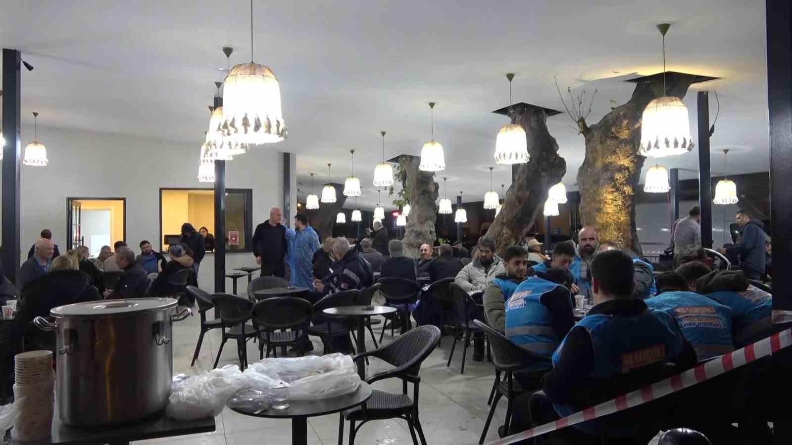 Bakan Yerlikaya, deprem bölgesinde incelemelerde bulundu 10 bakan yerlikaya deprem bolgesinde incelemelerde bulundu 6 RDDDTu3G