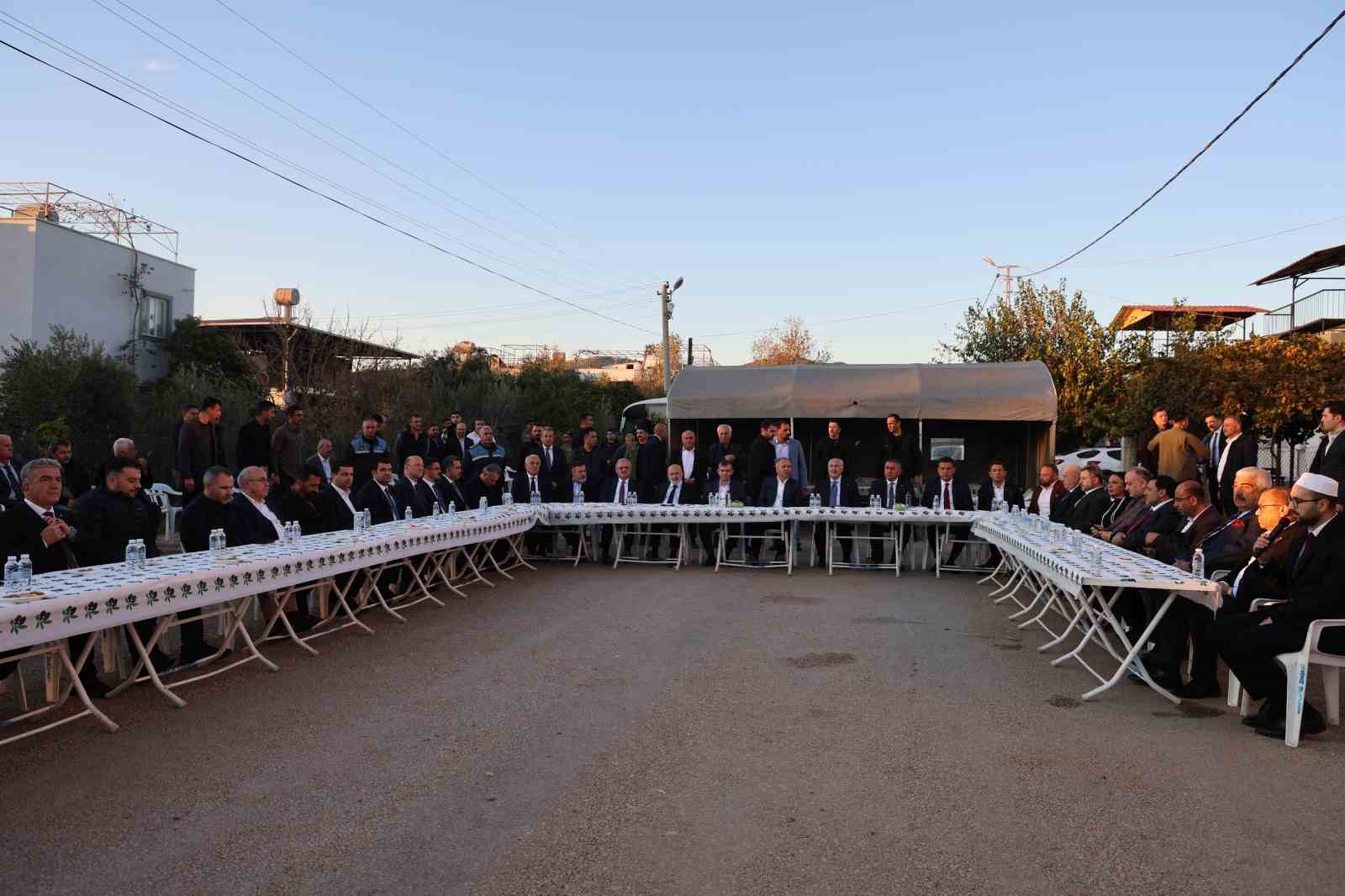 Bakan Yerlikaya, Kozan’da taziye ziyaretinde bulundu 5 bakan yerlikaya kozanda taziye ziyaretinde bulundu 1 QPESDWTp