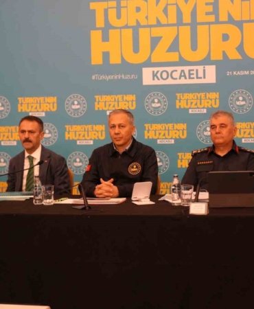 bakan-yerlikaya-tek-hedefimiz-688-bin-arkadasimizla-aziz-milletimizin-huzur-ve-guvenligi-5JqlFrR3.jpg
