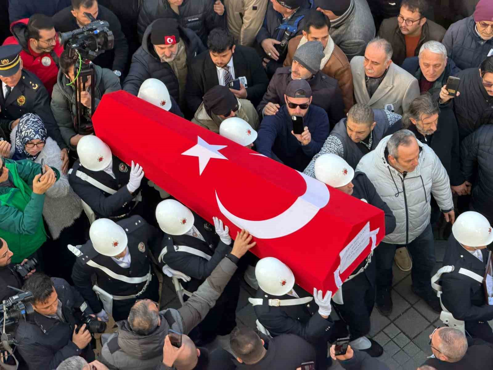 bakan yerlikaya yalovada sehit cenazesine katildi 6 ZzKLRLKO